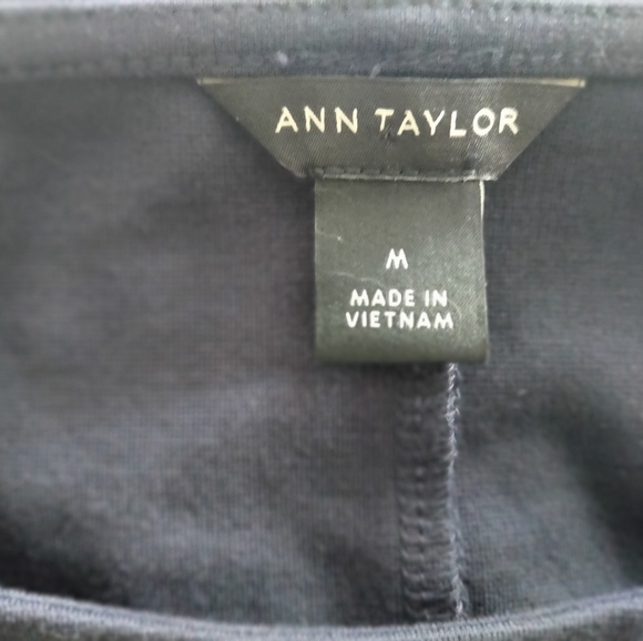 Beautiful Ann Taylor navy peplum top, size M - Picture 5 of 5